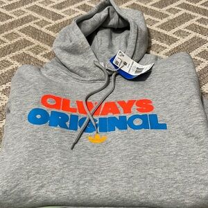 adidas  originals men’s medium  gray sweatshirt